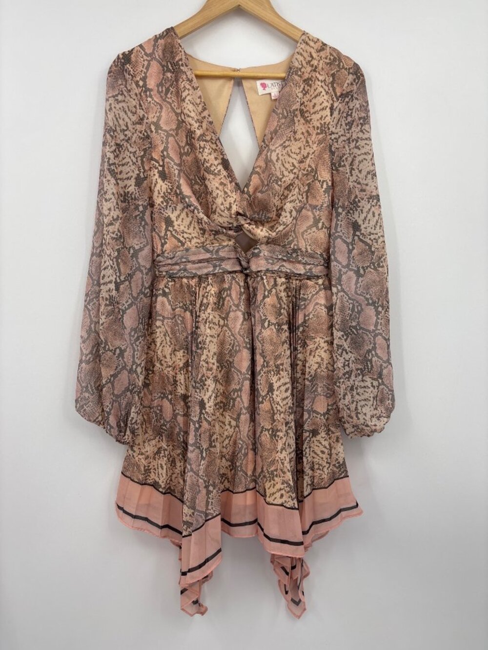 L'Atiste by Amy Floral Cutout Scarf Handkerchief Hem Dress Pink Gray Large